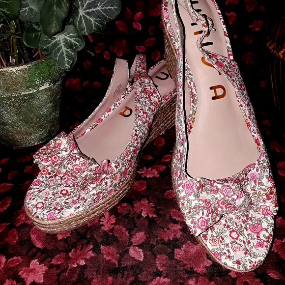 Unisa Shoes - NWOT Unisa Sandals